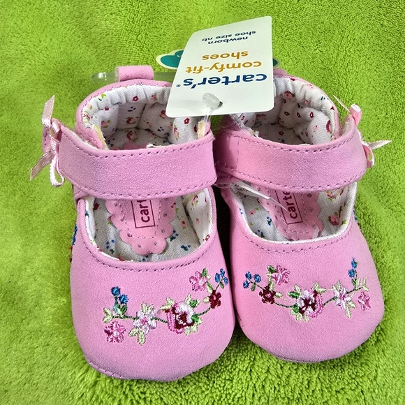 NWT Newborn Reborn baby Girls Booties  Carter’s Pink Embroidered Flowers HTF - Picture 2 of 3
